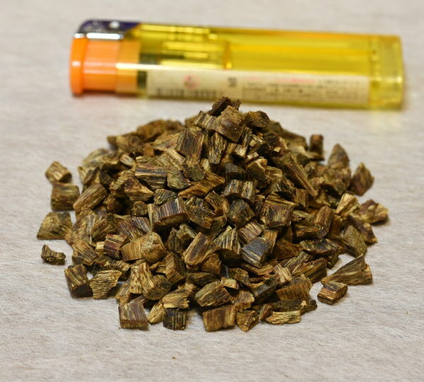 緑油伽羅 粗刻み 1g 量り売り 伽羅 キャラ 沈水香木 香木 沈香 お香 香炉 お線香 線香 抹香 白檀 多種香 刻み 笹 アロマ 黒油 黄伽羅をお探しの方も是非 蘭奢待 原木 天然 シャム シャム沈香 羅